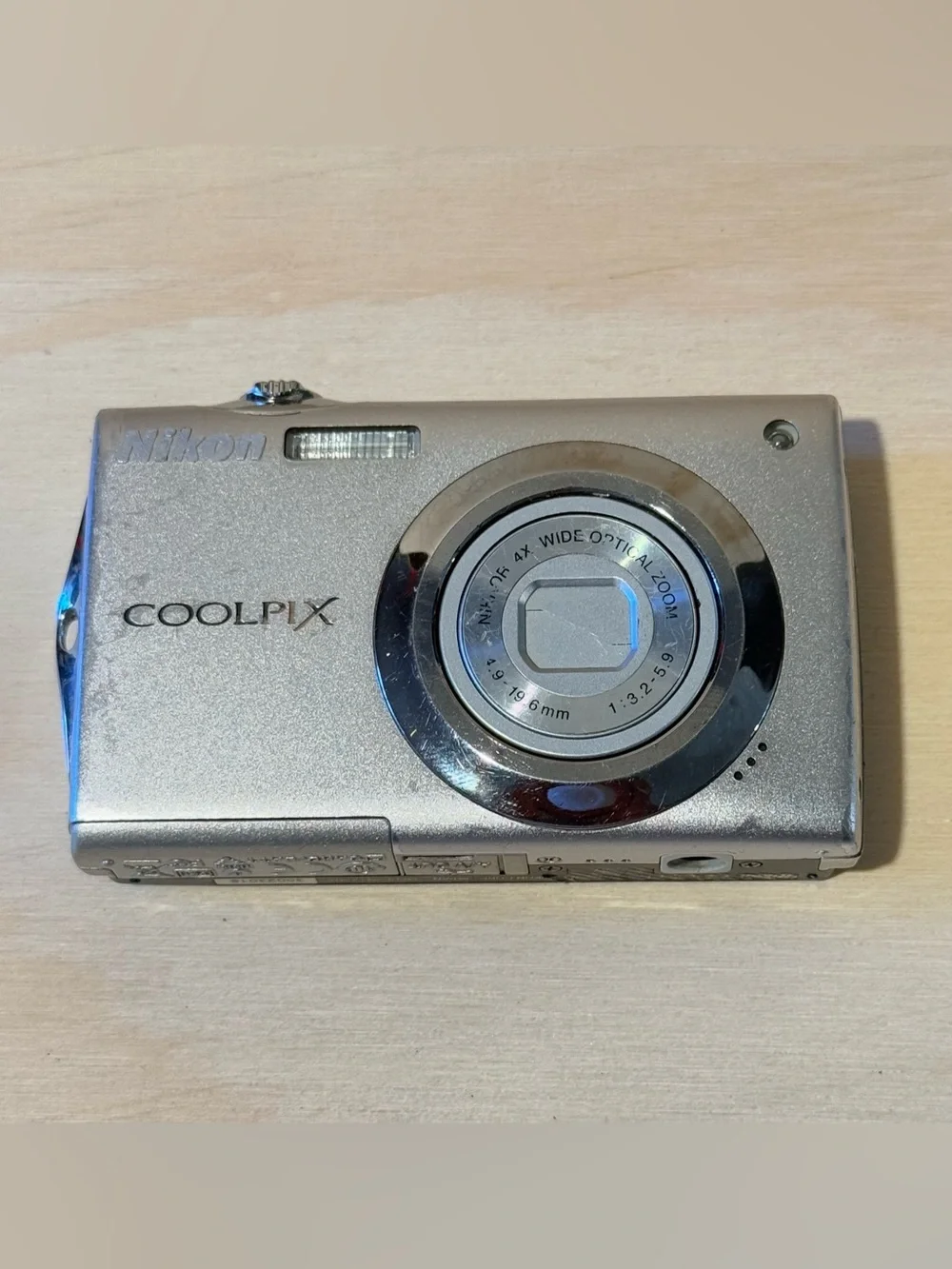 Nikon Coolpix S4000 Silver 12.0MP Digital Camera BROKEN LENS ERROR Read Info Blw